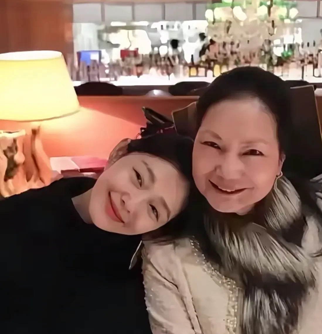张兰汪小菲婆媳反击S妈











我的天哪！S妈这回真是搬起石头砸自
