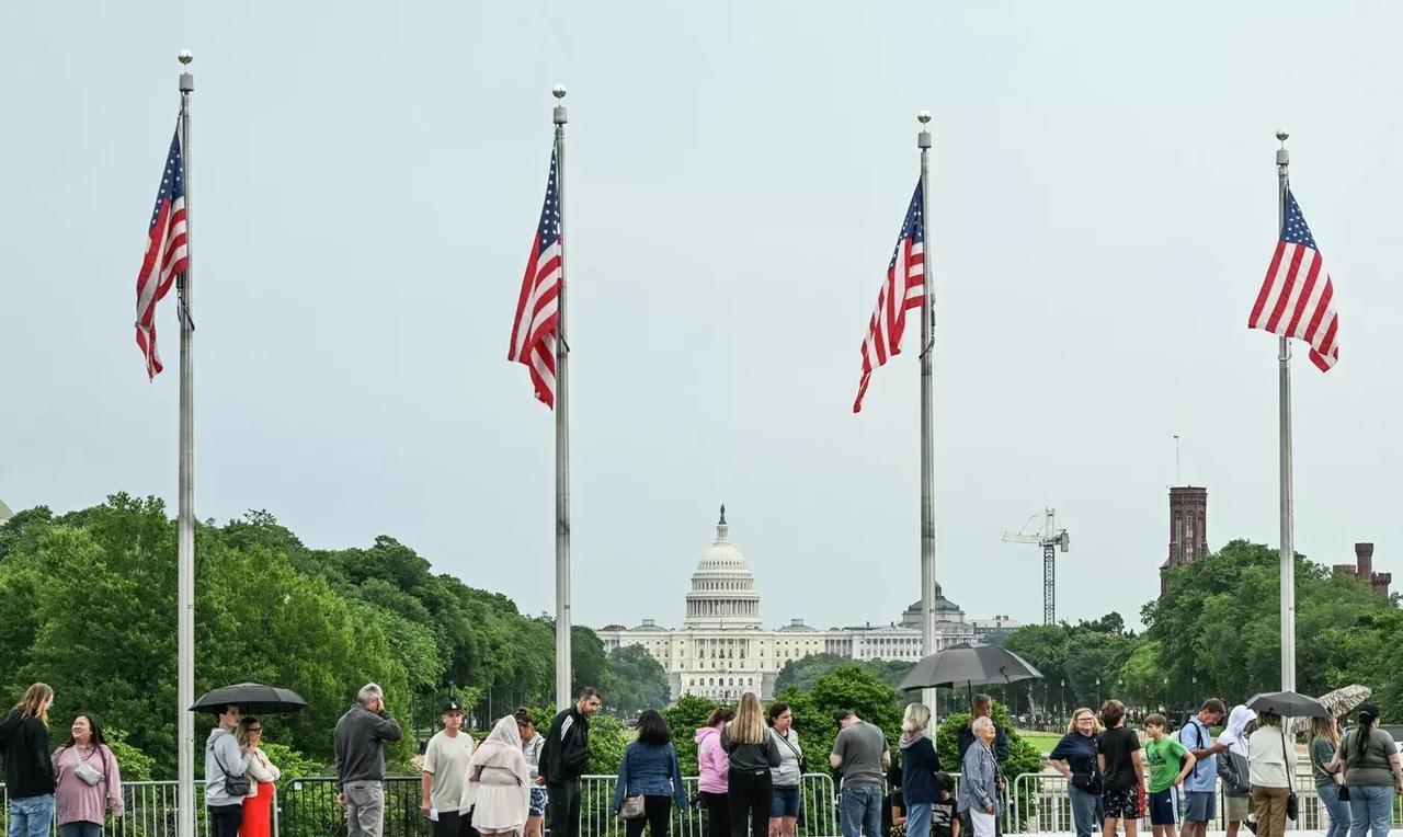 【最新消息：美国将花巨资建造帐篷城市以容纳移民】
华盛顿时间2025年7月19日