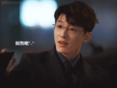  代旭饰演的裴轸气场全开！见胡羞被开车欺负果断追车逼停，台词输出超有范儿，开车技