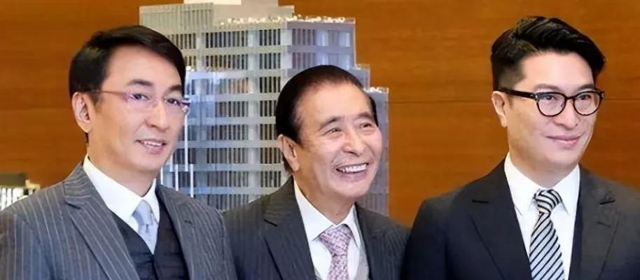 李兆基62岁的儿子李家杰说，
　　父亲留给他最大的财富，不是内地的产业，也不是经