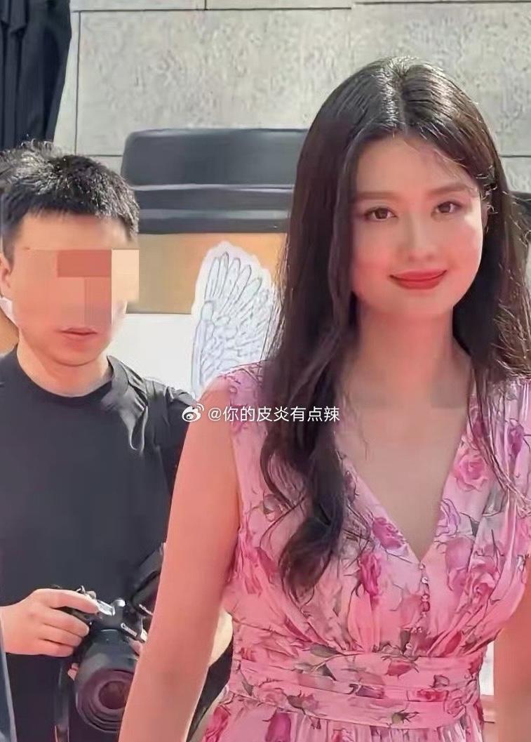 突然一下子就get到富豪选媳的审美了！并不是喜欢那种身材妖娆的锥子脸和整容脸，而