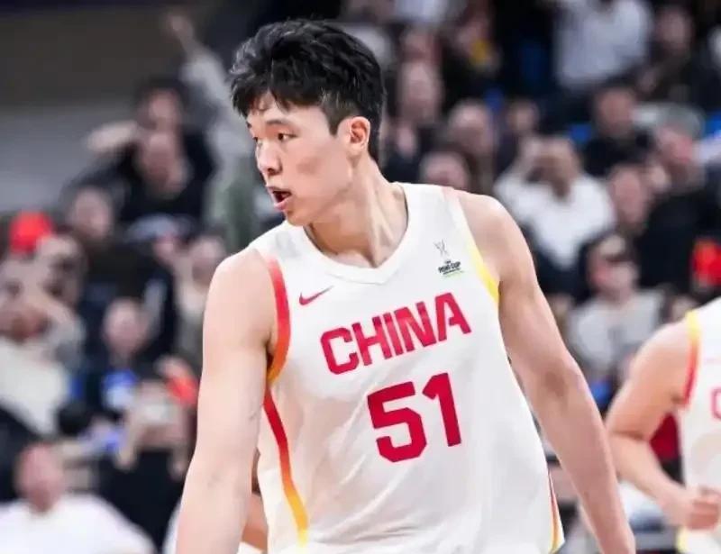 球衣上架，价格过千！杨瀚森官方球衣，你买吗？
中国球员杨瀚森在首轮16顺位被开拓
