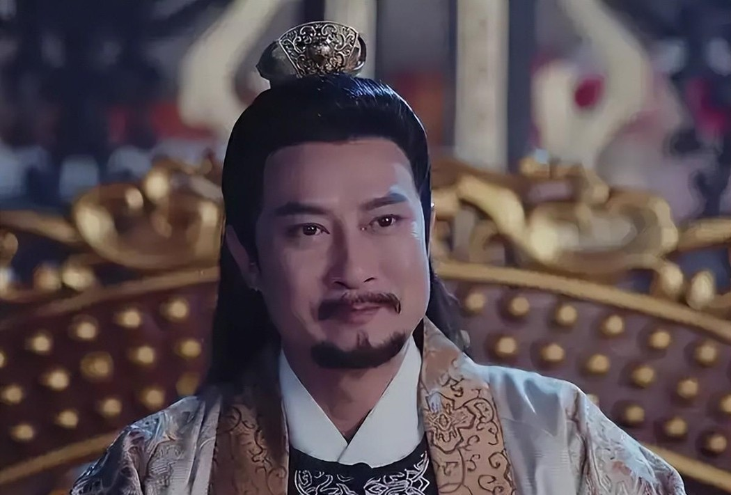 386年，15岁拓跋珪到姥家做客。初见小姨惊为天人，想要求娶。却遭到母亲反对：“