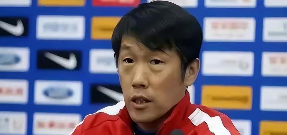 大胆预测！国足接下来的主教练百分之八十是以下三人中选择：
1. 高洪波
应该算的