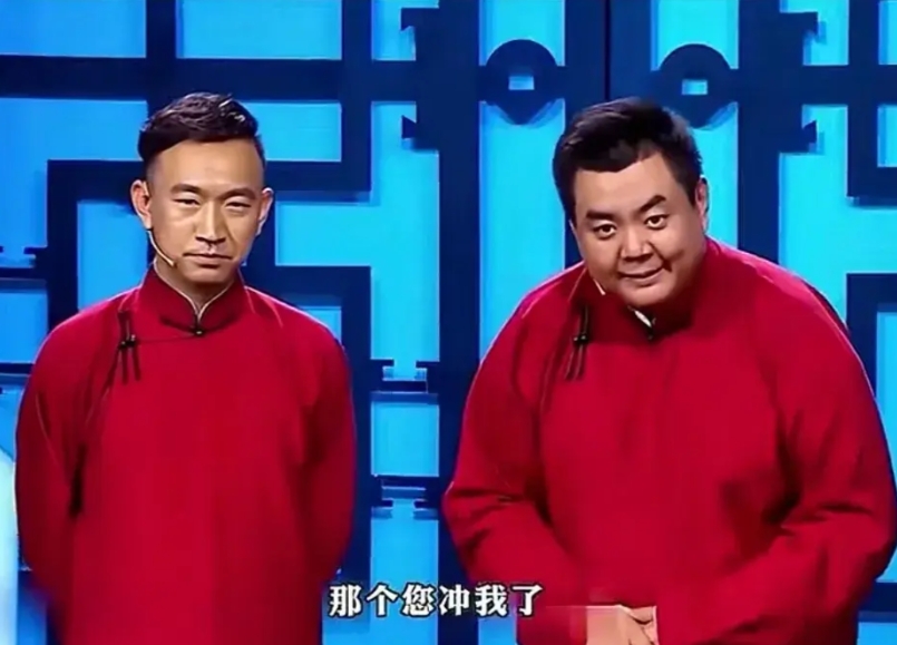 张伯鑫其实相当的双标，他到现在还一直拿当初他让赛，是因为孟鹤堂先破坏规则来说事，