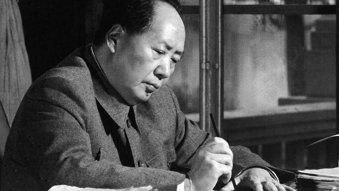 陈毅追悼会风波不断，周恩来亲自修改悼词，毛主席被一副挽联折服