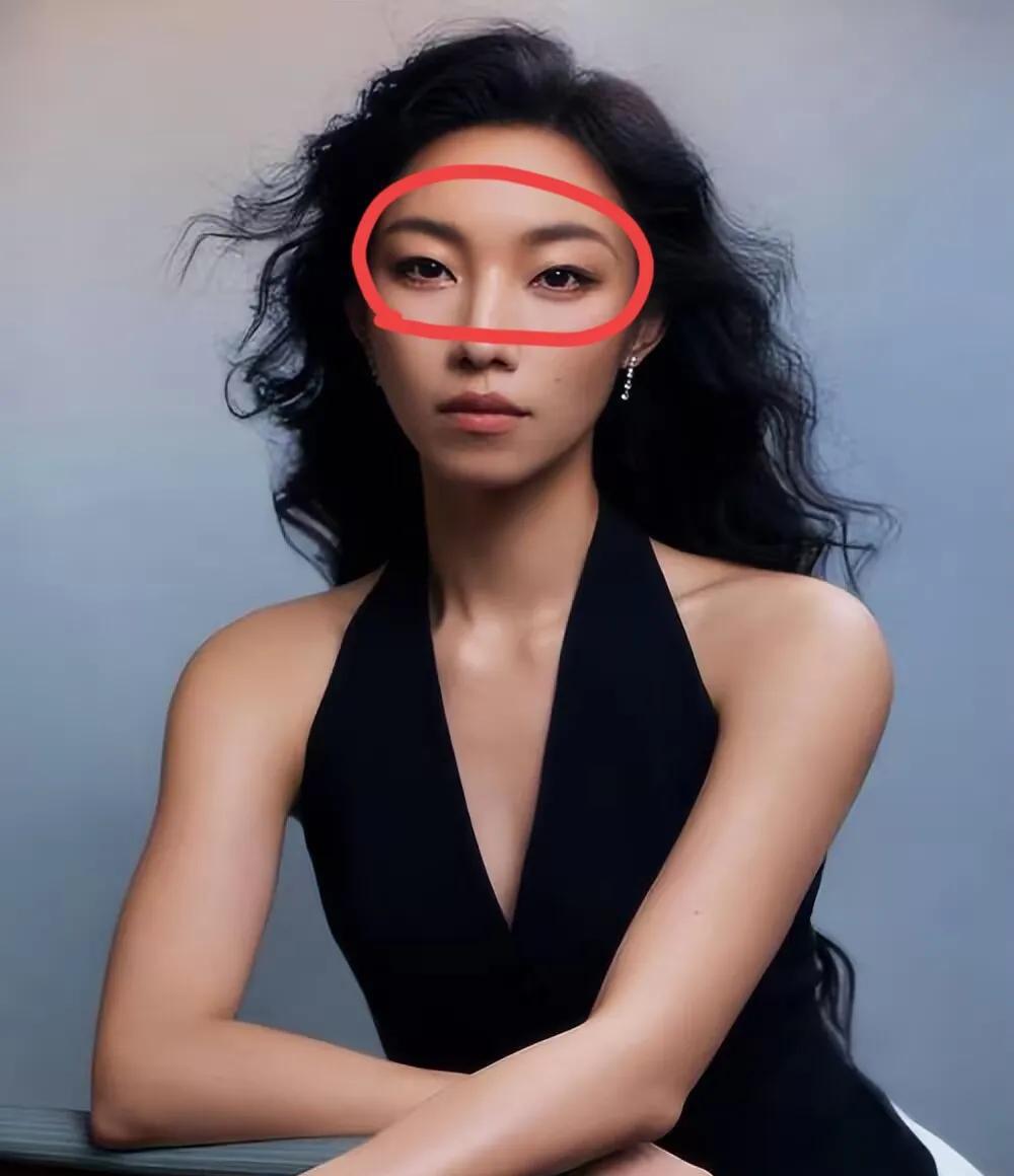 大家发现没有？ 
这次那尔那茜被央视除名事件，真的是拔出萝卜带出泥，突然之间很感