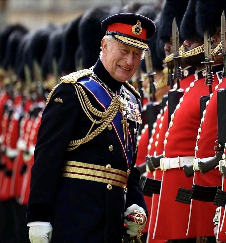 英王查尔斯决定阅兵戴黑纱





---





昨天，白金汉宫传来一个震惊