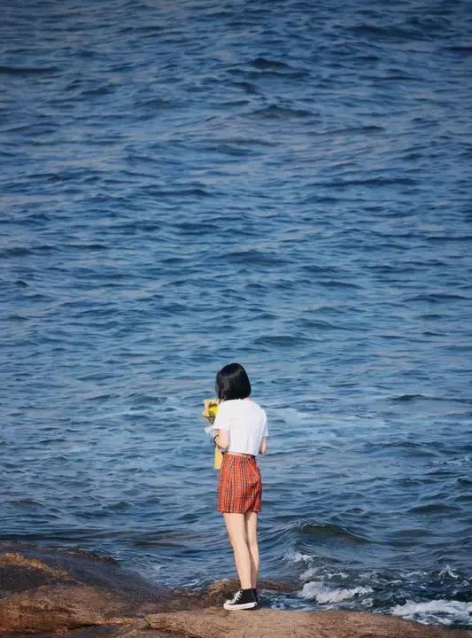 青岛姑娘买下日本70万平小岛 青岛姑娘可真是厉害极了，这位名叫张书卿的青岛姑娘啊