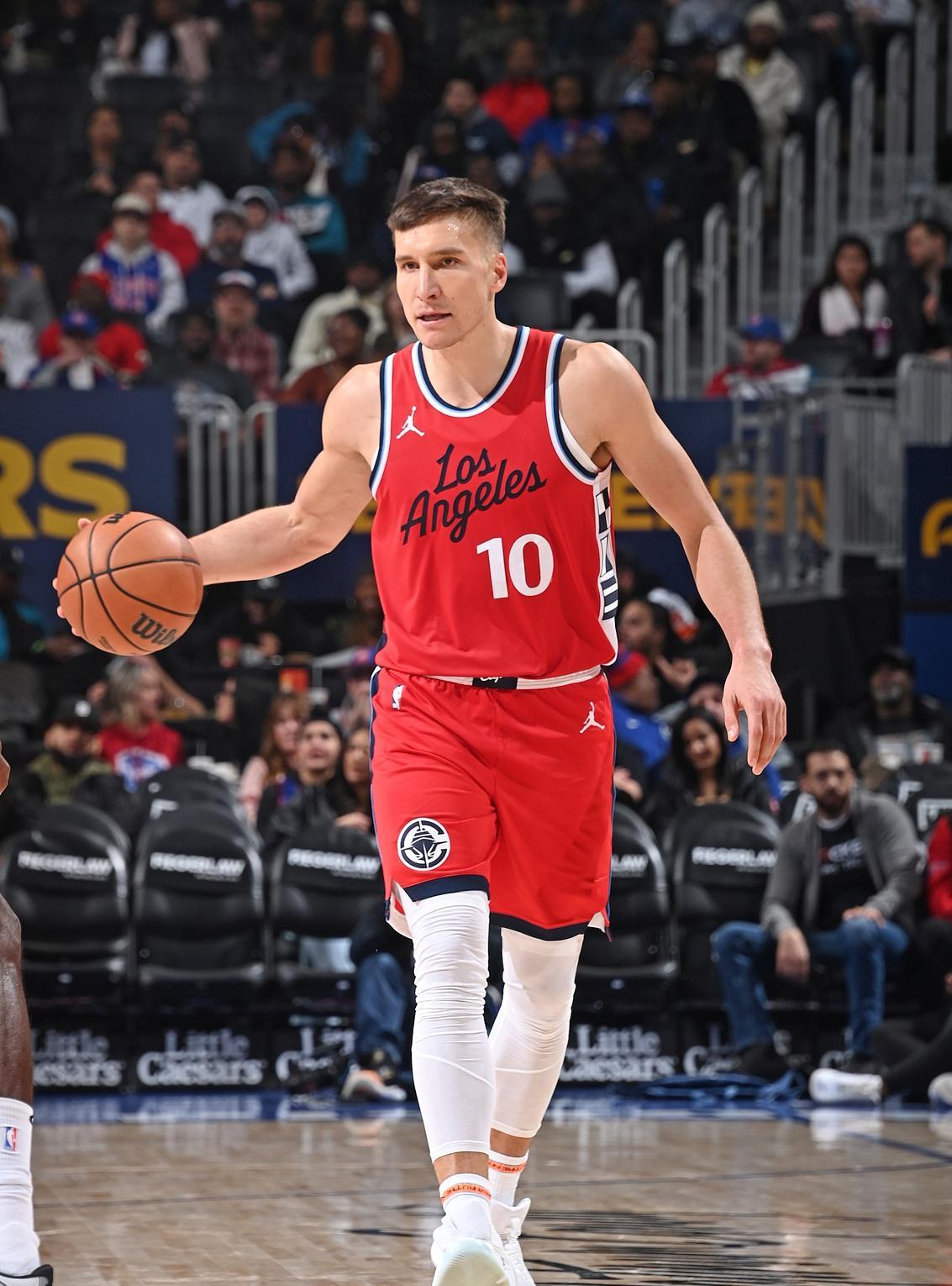 百发百中！博格丹8中8 三分4中4独得20分7助攻！
今日NBA常规赛，快船13