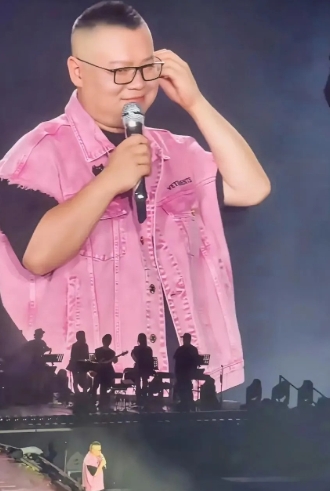 郭德纲没料到，就算了小岳岳妻子，没料到也算了，就连小岳岳自己也是，竟然没料到自己