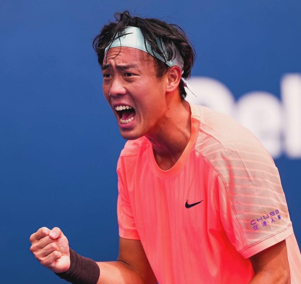 黄泽林创中国香港网球历史
历史性时刻！从资格赛选手黄泽林以6-4/7-5/7-6