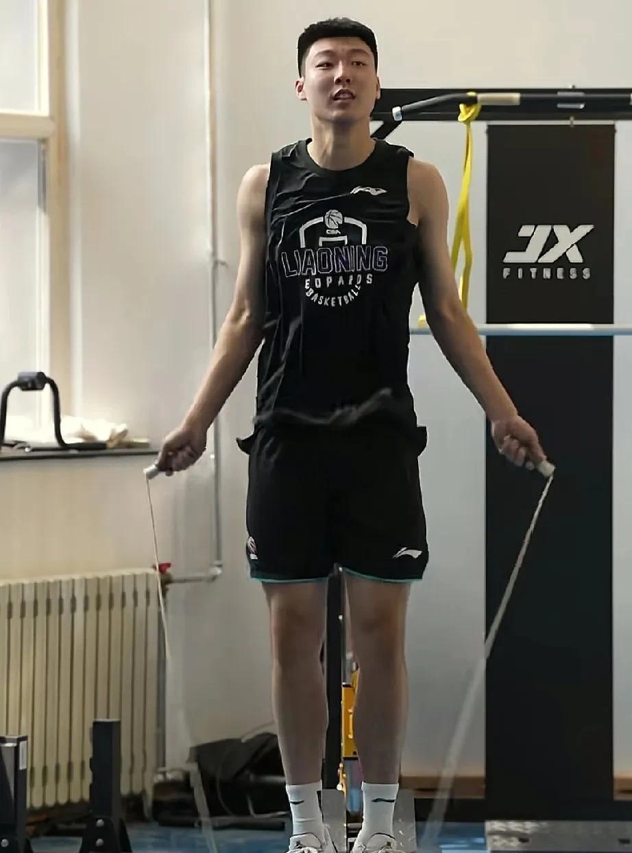 辽宁男篮近况，训练不停！
十一国庆期间，辽宁男篮的队员们没有停歇，依旧在努力的m