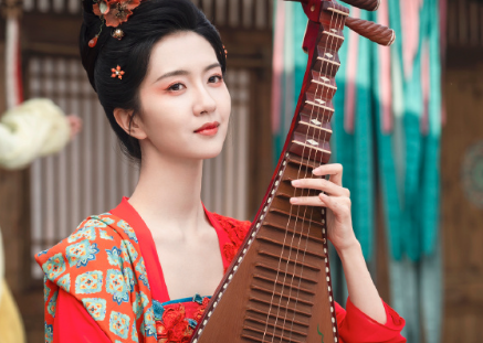 许龄月的红色古装，还是很不错的！