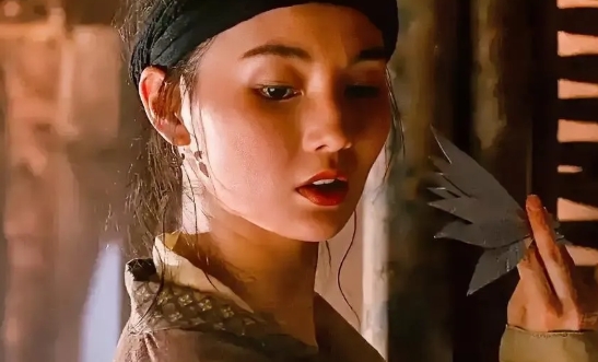 女人没有男人，通常会有以下这些痛苦:

第一，没人关心，嘘寒问暖。

第二，没人