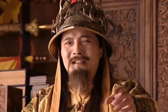 历史之憾：错失天下的四位豪杰
 
漫漫历史长河中，有四位英雄豪杰，曾无限接近统一