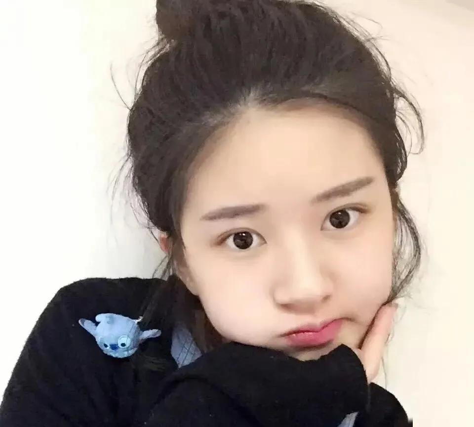 肉嘟嘟的赵露思，这个眉型不适合她。#赵露思婴儿肥#