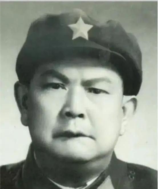 1941年，新四军参谋带着2个伤员打游击，3人总共才1条枪，谁知短短4年，这个参