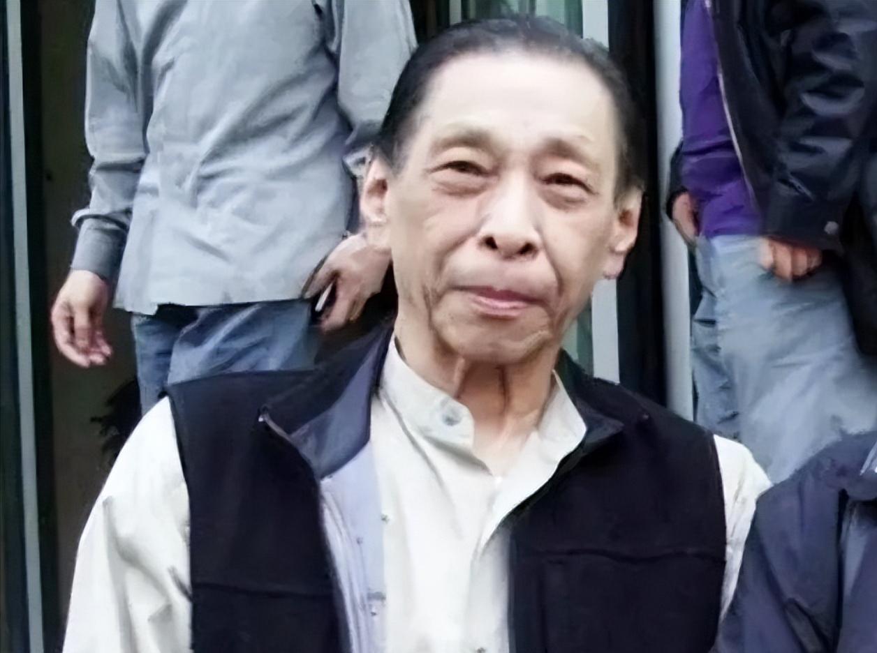 1991年，杜月笙的儿子杜维善来到北京，打算收回父亲购置的四合院，但住户拒不承认