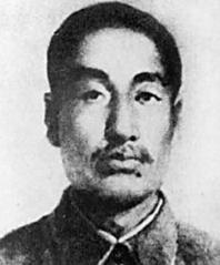 1942年，赵尚志牺牲后，一个汉奸用脚踢了踢他的头颅，叛徒谢文东怒了，直接给了汉