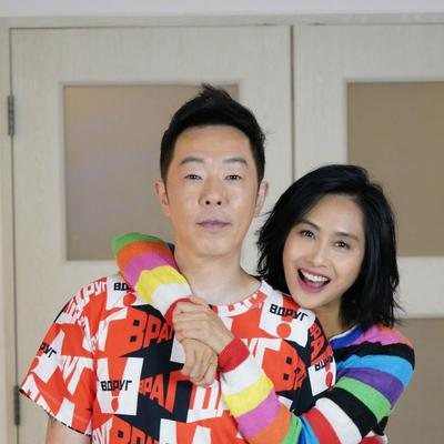 那年，黄贯中的父亲对朱茵拳打脚踢，黄贯中得知后大发雷霆，对着媒体喊话：“别看你是