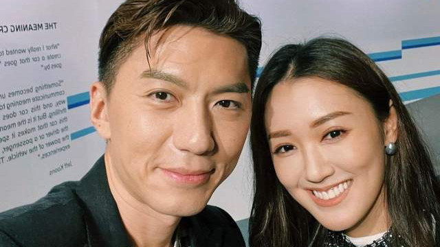 TVB视帝袁伟豪太太晒二胎孕照，夫妻早年承压今恩爱，被赞接地气