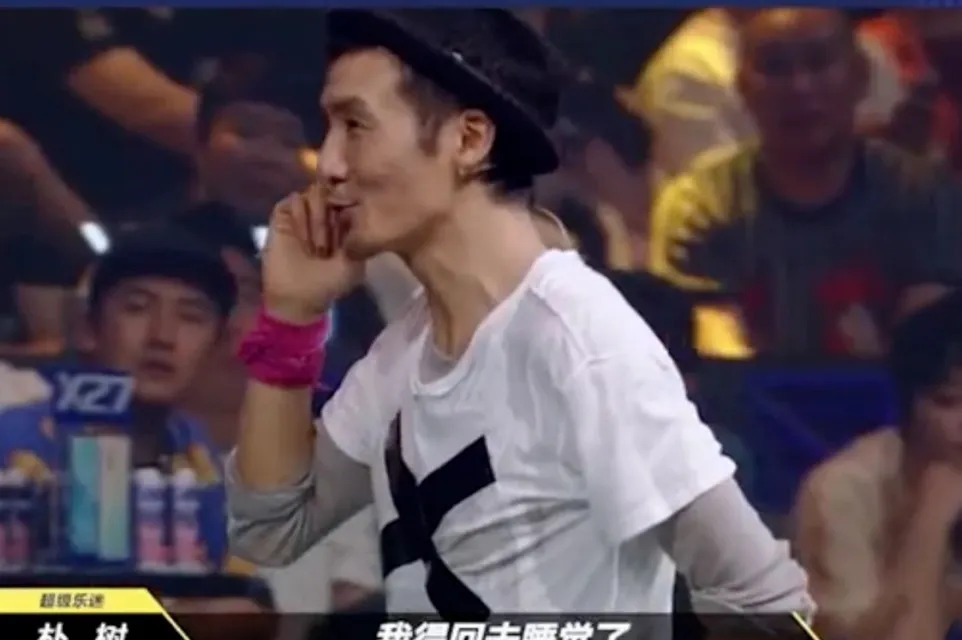 朴树丁克与抑郁症抗争











我滴乖乖，这朴树都52岁了，竟然还没