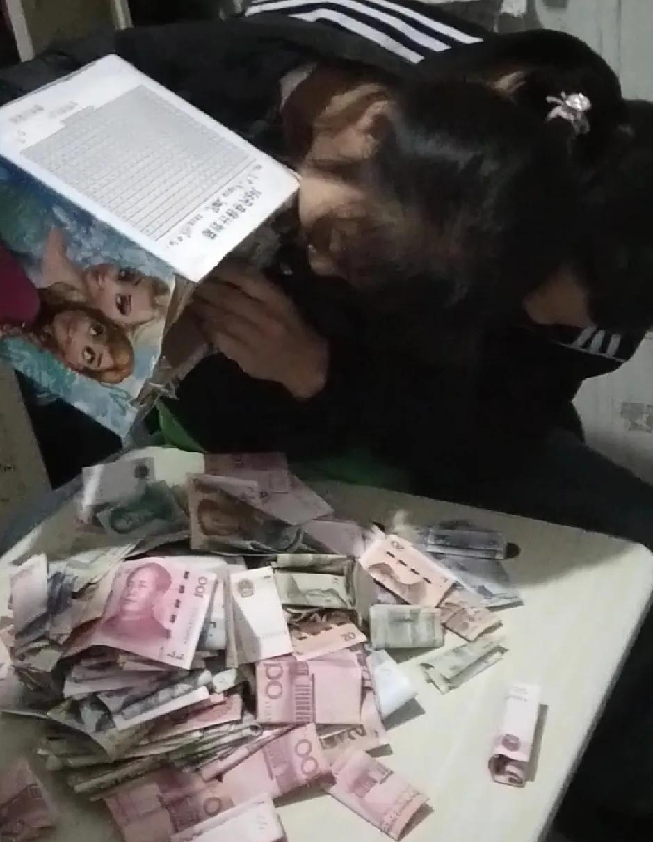 好好干吧 
上班还能挣点生活费
七苦八难是生活 
苦尽甘来才是人生 
不努力没有