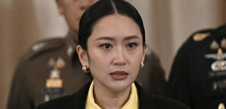 泰国总理佩通坦.西那瓦周四就一段外泄的电话通话事件道歉，该通话涉及她与柬埔寨前首