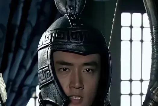 他是刘邦最狠的孙子刘章，为了将吕氏家族彻 底铲除，竟然派人将妻子和丈母娘活活斩杀