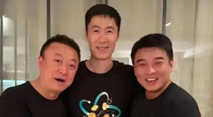检讨会
     马琳:多哈世锦赛，女乒的目标是2.5金，2银，2铜，很遗憾，我