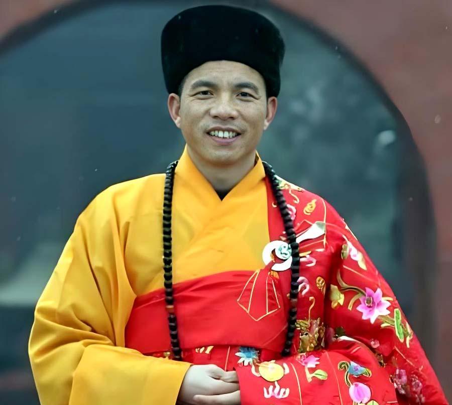 释永信出事后，原白马寺方丈释印乐，成为新一任少林寺住持。
虽然对释印乐还不了解，