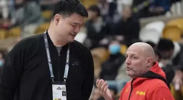 当初是谁找的乔尔杰维奇？耽误了中国男篮4年，不应该为这件事负责吗？
自己下课就