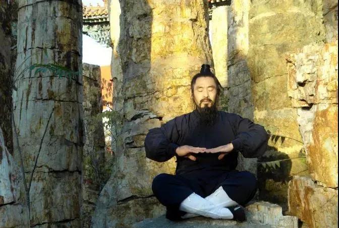 一个即将开悟者的状态 
1，向下兼容，不会看不起谁 也不会埋汰谁 ，明白一切都是