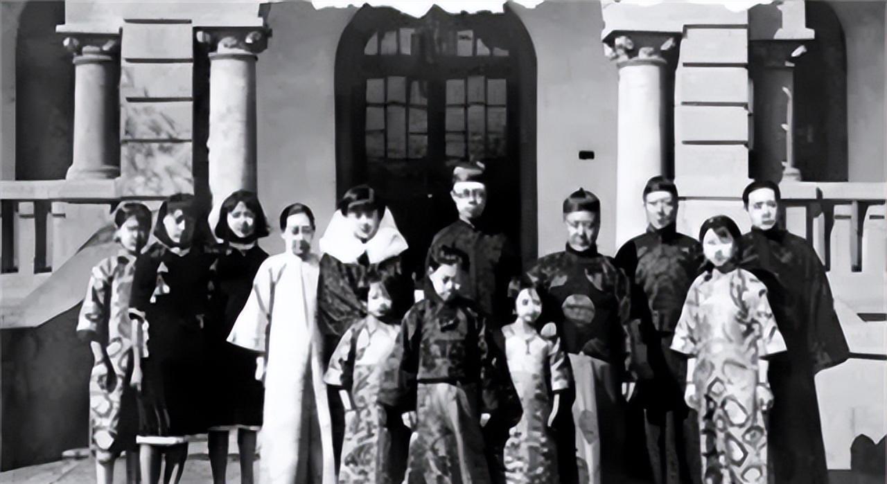 1953年，北京一女子病入膏肓，临终前掐着丈夫的手，说出1个惊天秘密:“我嫁你7