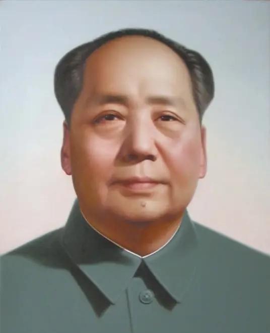 1960年，毛主席执意要求删掉“中国人民在毛泽东主席领导下取得伟大成就”这句话，