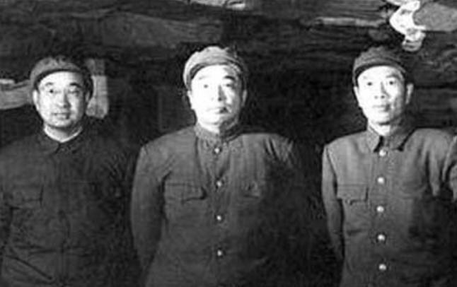 1952年，陈赓来到朝鲜接替彭德怀的工作，结果他刚到朝鲜没几天，就找毛主席告彭德