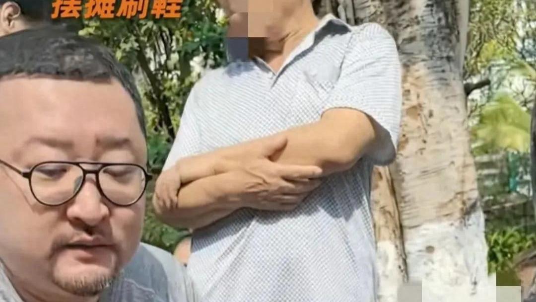 42岁热播剧演员在街头摆摊刷鞋！本人回应：没戏拍，刷鞋也能赚钱