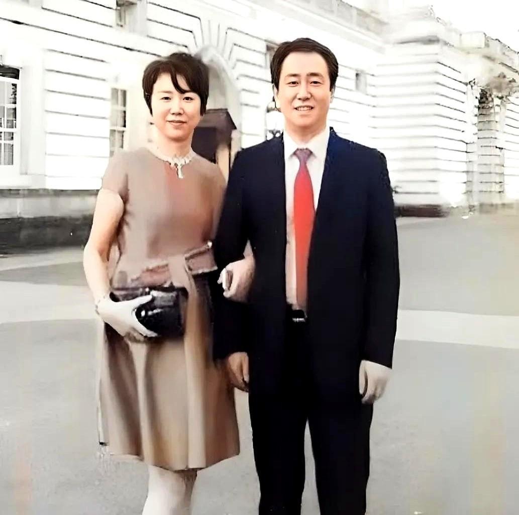 通过技术离婚转移资产，成了国内一些企业家的常规玩法。
许家印的恒大破产了，他妻子