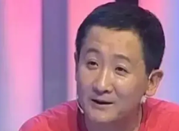 2010年，小有名气的演员梁天怀揣着别样的梦想，在北京开了一家“梁家菜”餐馆，光