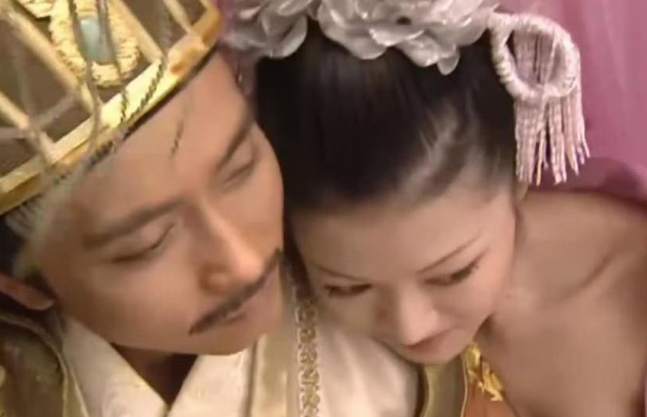 公元617年，备受冷落的萧妃（萧皇后）请旨前往扬州老家散心，对其仰慕已久的大臣李