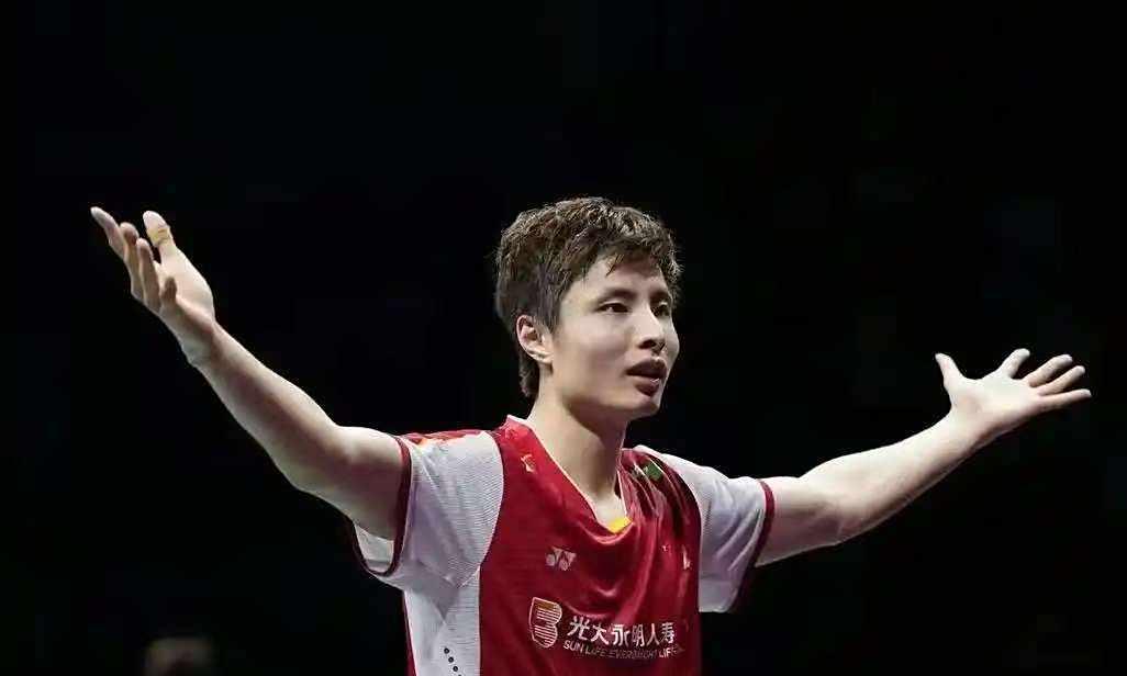 羽毛球日本赛，男单四强已出3席[鲜花]


日本羽毛球公开赛，男单1/4决赛
