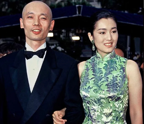 1994年，法国戛纳电影节上，主持人用法语念了获奖人的名单，却没人上台。葛优急了