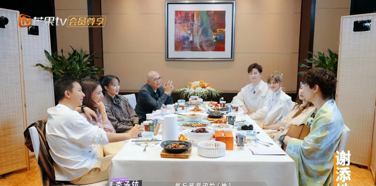 李承铉戚薇爱情故事











怎么回事？戚薇和李承铉竟然不是一见钟情