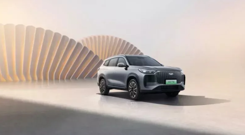 加码新能源汽车风云T8上市10.39万元起售。
风云T8搭载的第五代ACTEC0