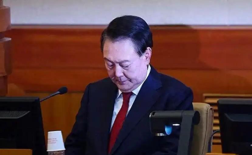 尹锡悦涉外患罪共谋者金龙大被逮捕！
特检组17日传唤无人机作战司令金龙大接受调查