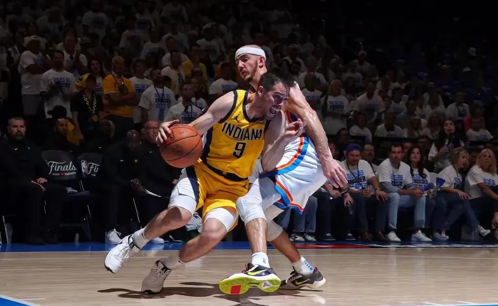 NBA总决赛沦为笑话！天王山之战，没人关心结果了。  



这场比赛，焦点完全