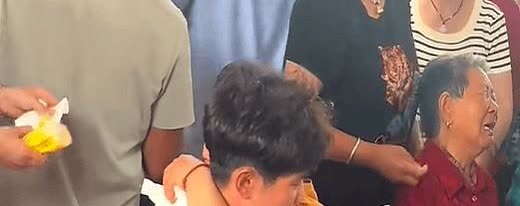 陕西男子4岁时家门口失踪。23年后，民警靠着这条线索找到他……