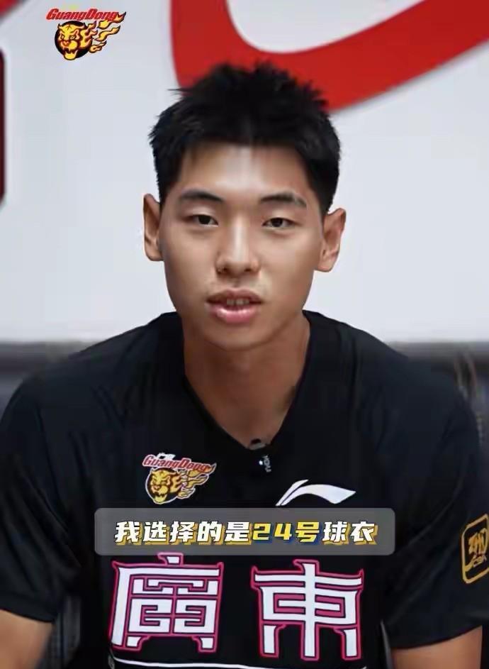 崔永熙四年长约续约广东，表明两件事！
1. 崔永熙长留广东，前一段时间辽宁自媒体
