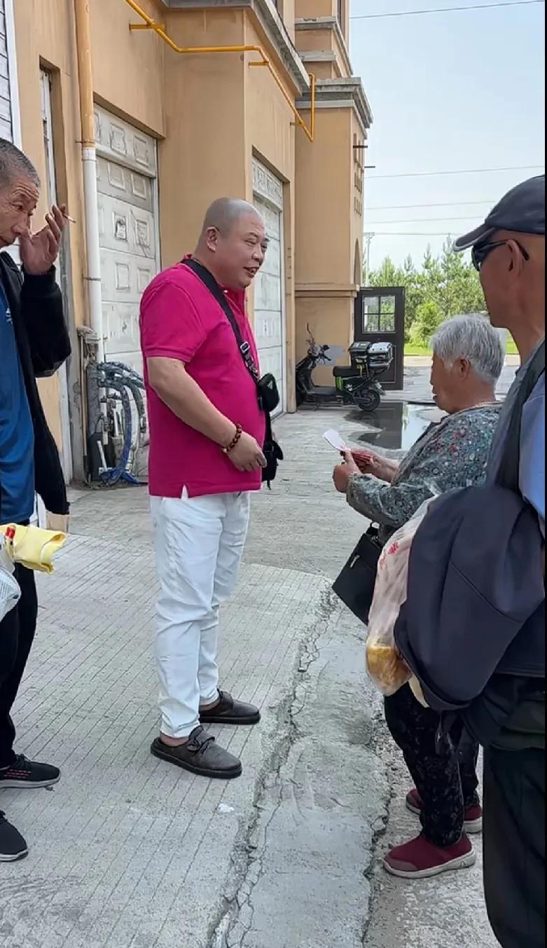 一人得道鸡犬升天，驴爸怒斥好兄弟赵本六身边没好人，多余整大院惹祸，现在身边人全是